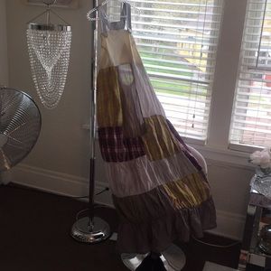 I’m selling a semi-sexy maxi dress